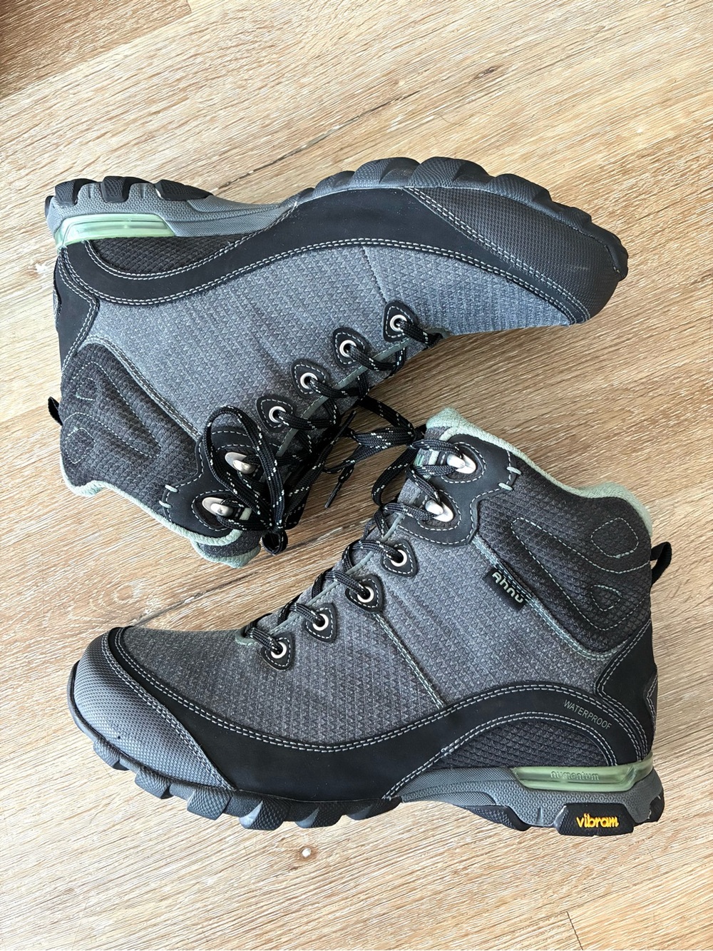 Ahnu Sugarpine II Waterproof Hiking Boots Grey Green Women’s Shoes US 10 EU 41